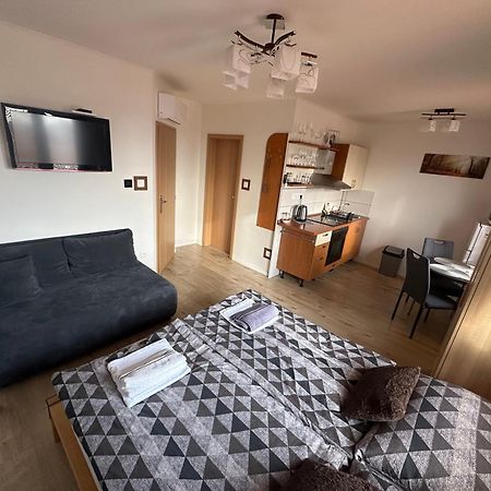 Apartman Losonci Nesvady- Pre 2 Osoby Studio Dış mekan fotoğraf