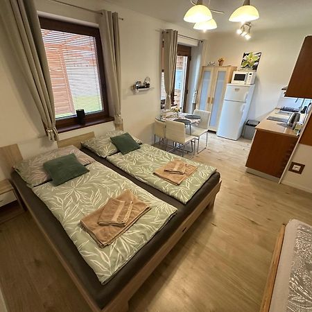 Apartman Losonci Nesvady- Pre 2 Osoby Studio Dış mekan fotoğraf