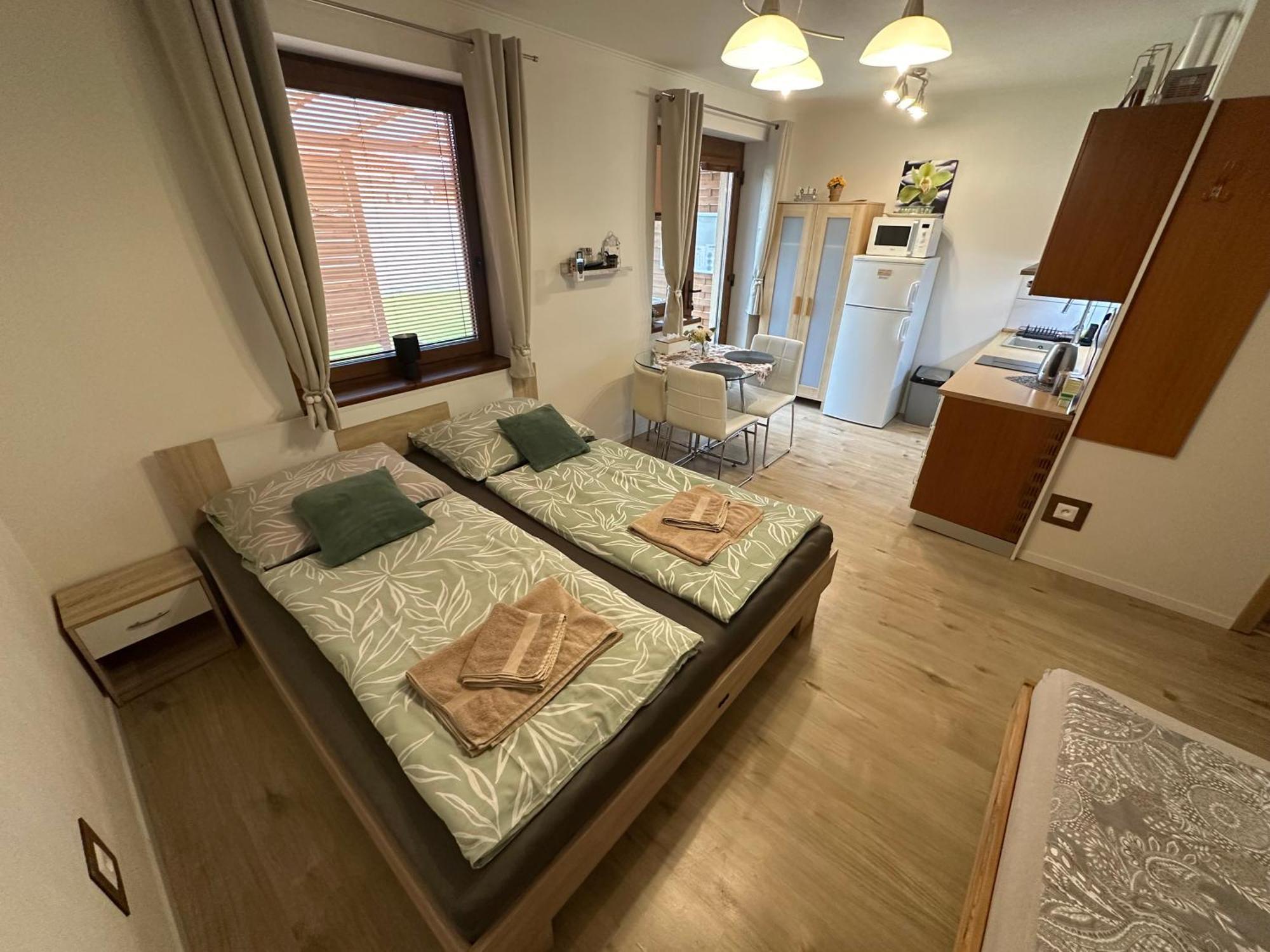 Apartman Losonci Nesvady- Pre 2 Osoby Studio Dış mekan fotoğraf